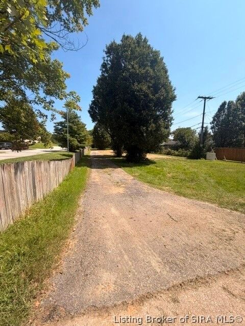 Property Photo:  2206 Green Valley Road  IN 47150 
