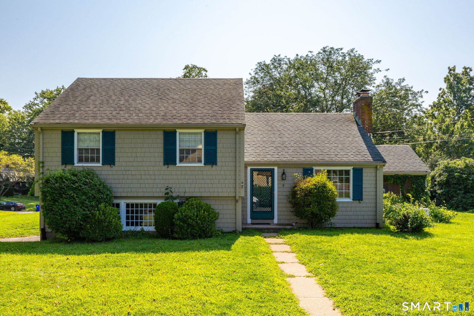 Property Photo:  8 Old Pewter Lane  CT 06109 