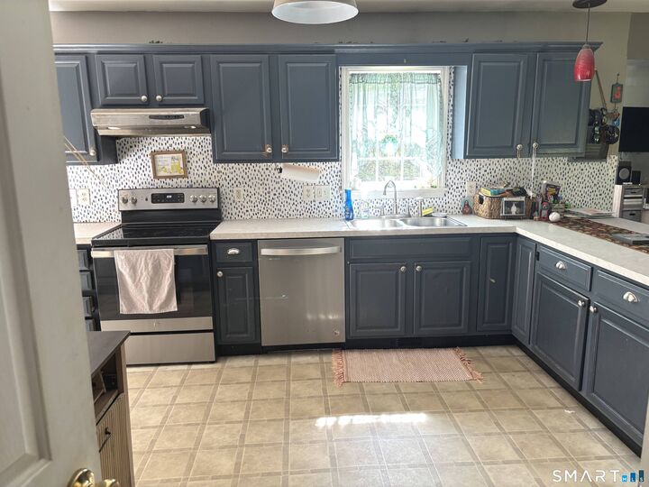Property Photo:  871 Brook Road  CT 06247 