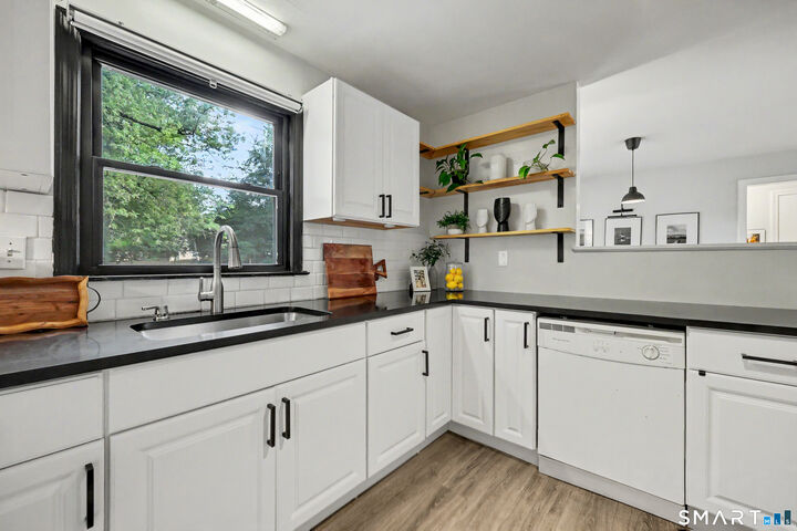 Property Photo:  12 Hillview Avenue  CT 06514 