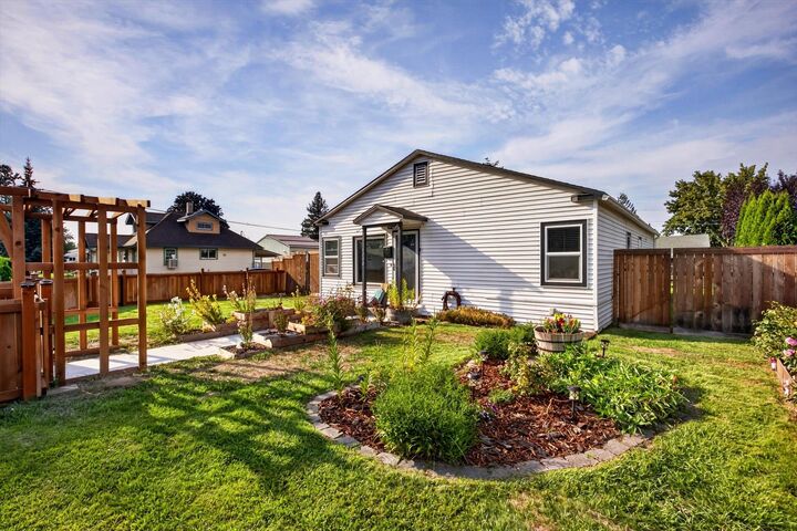 Property Photo: 1228 W Central Ave WA 99205