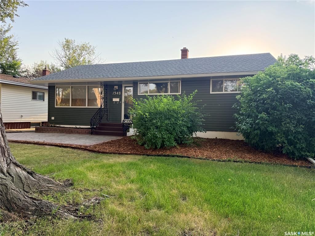 Property Photo: 1348 Horace Street SK S4T 5L6