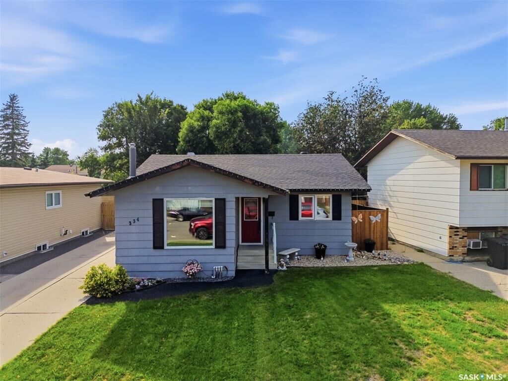 Property Photo:  334 Needham Crescent  SK S7M 4X5 