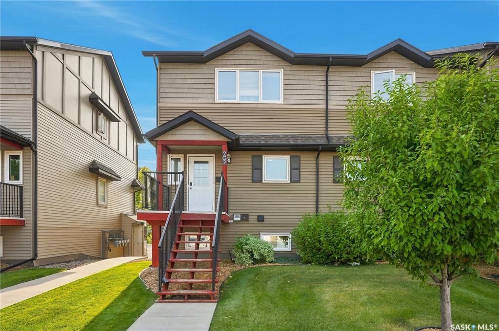 Property Photo:  110 Shillington Crescent 202  SK S7M 3Z8 