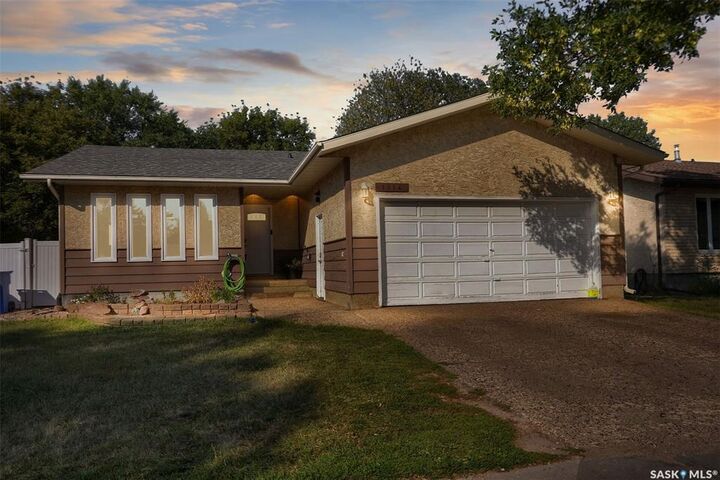 1214 Devonshire Drive N — photo 1