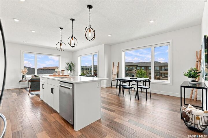 Property Photo:  105 Willis Crescent 300  SK S7T 0Z3 