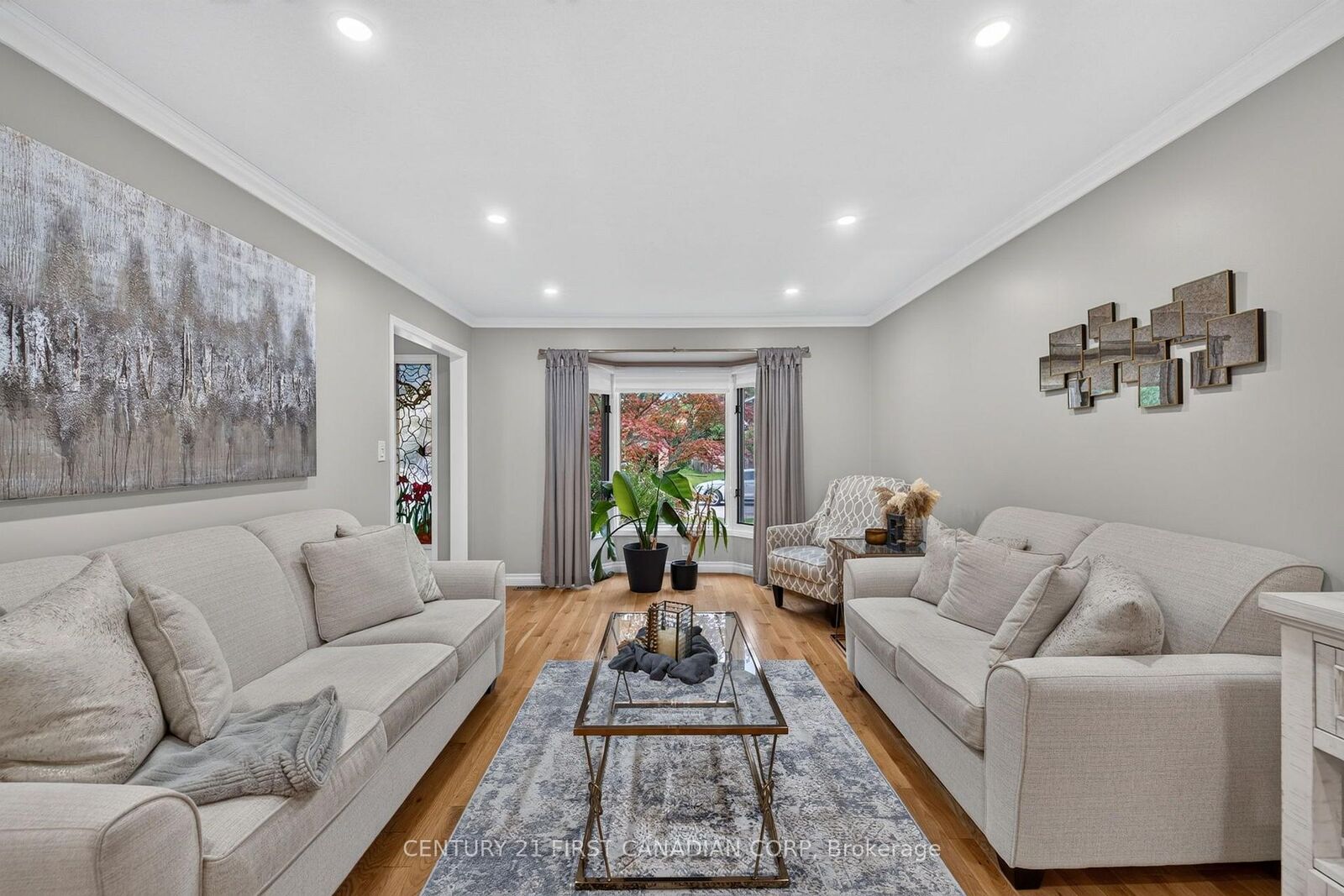 Property Photo: 603 Country Club Mews ON N6C 5R1
