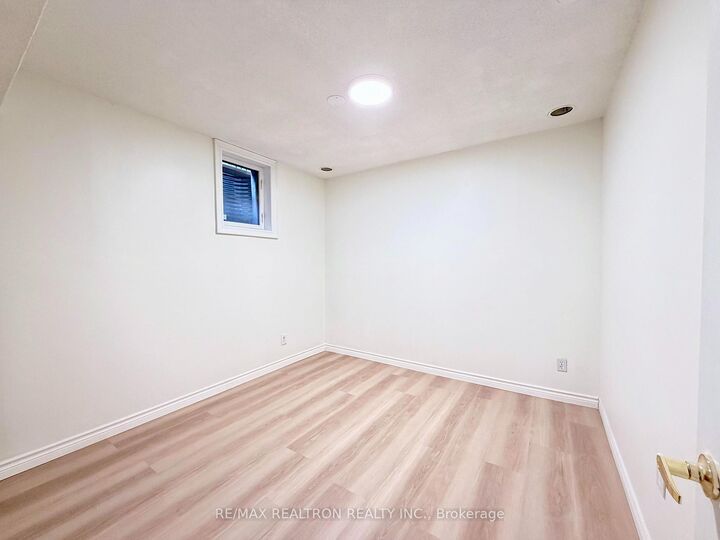 Property Photo:  3948 Midhurst Lane Basement  ON L4Z 1C7 