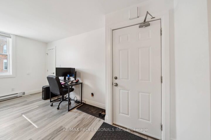 Property Photo:  14 Manitoba Street 2  ON P1L 1S4 
