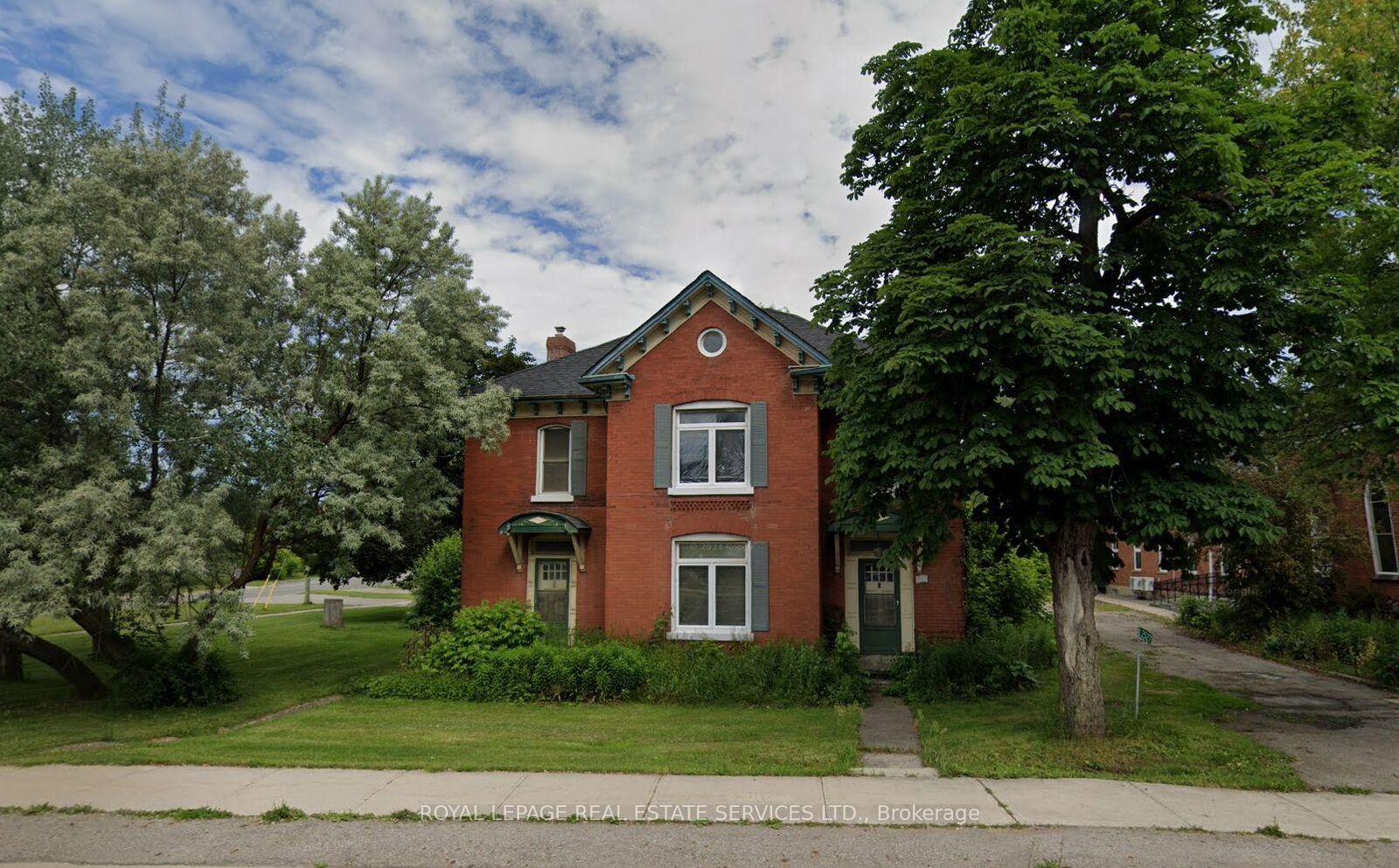 Property Photo: 2527 Dundas Street W ON L6M 4J4