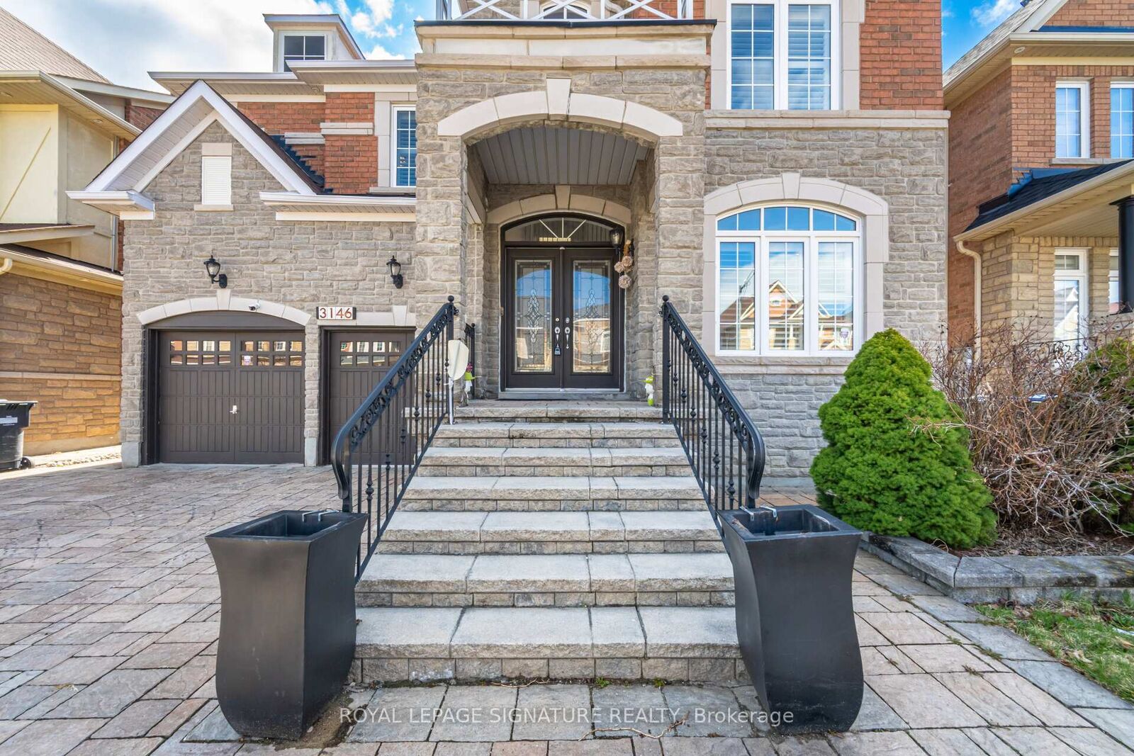 Property Photo:  3146 Tacc Drive  ON L5M 0B6 
