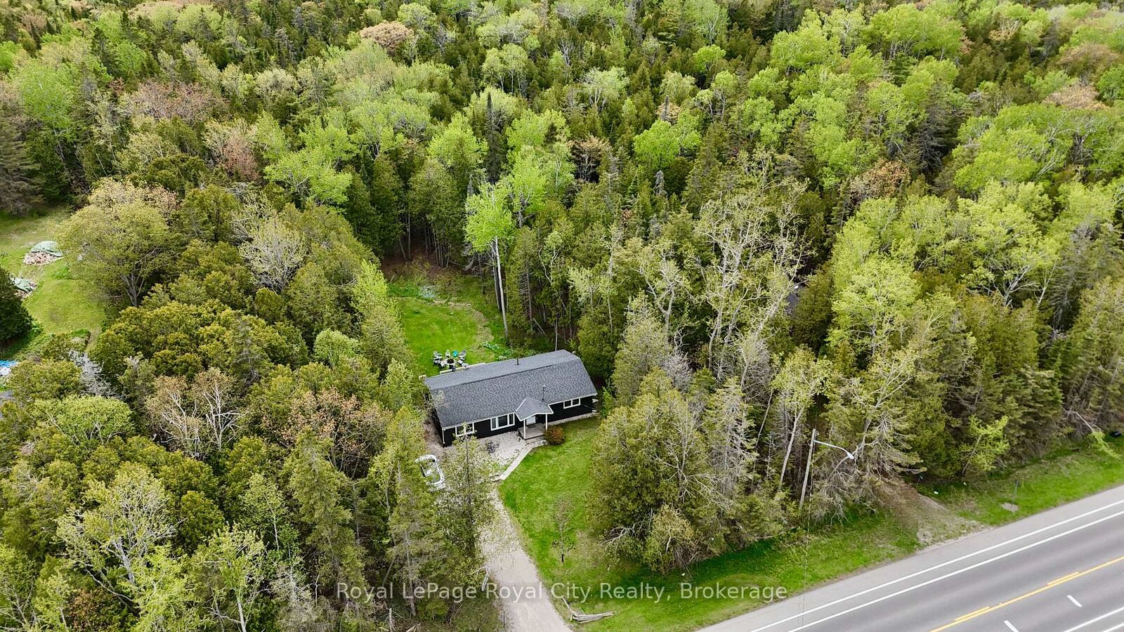 Property Photo: 7221 6 Highway ON N0H 2R0