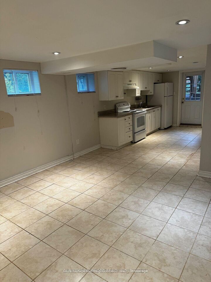 Property Photo:  105 Poyntz Avenue Bsmt  ON M2N 1J3 