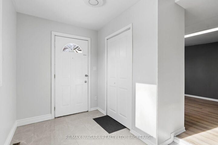 Property Photo: 115 Kinnear Street 1 ON L3K 1A8