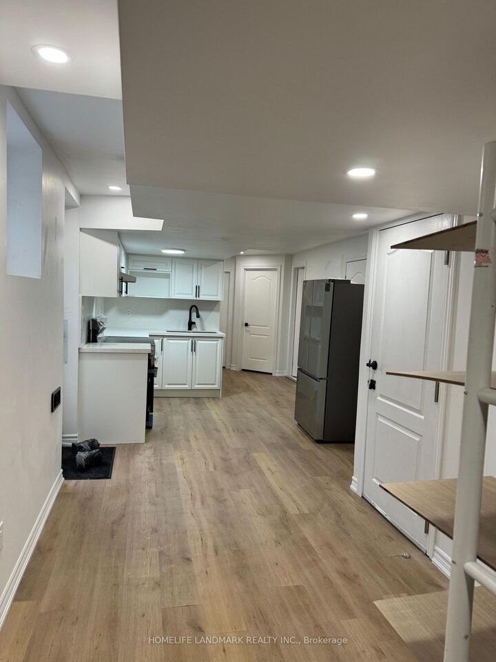 Photo de la propriété:  37 Seahorse Avenue W  ON L6V 4N7 