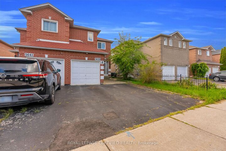 Property Photo: 5639 Whistler Crescent ON L4Z 3R7