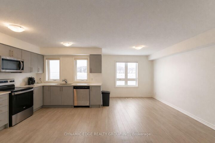 Property Photo:  235 Chapel Hill Drive 25  ON N2R 0S4 