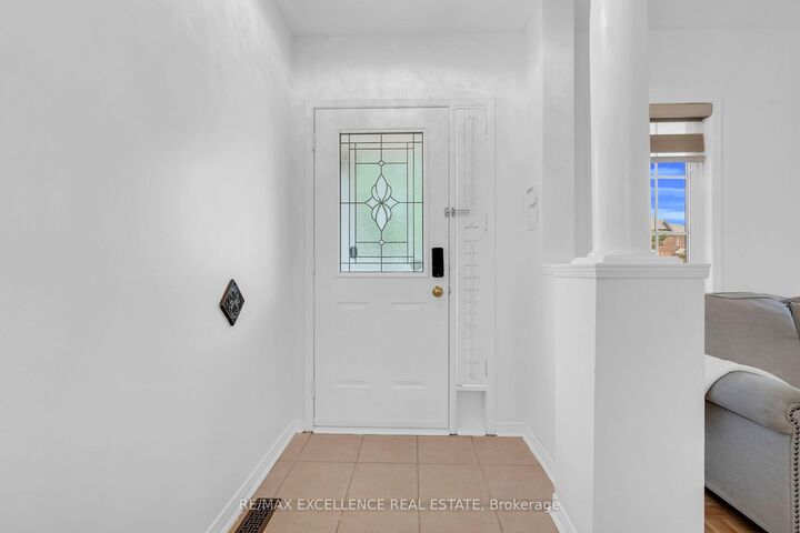 Property Photo: 50 Jewel Crescent ON L6R 2P5