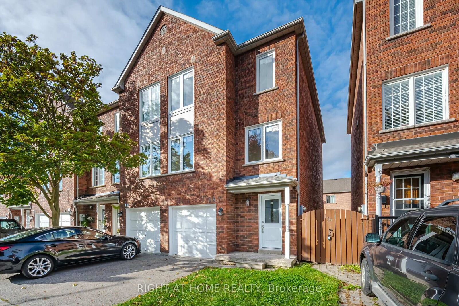 Property Photo:  1995 Pinegrove Avenue 13  ON L1V 6W4 