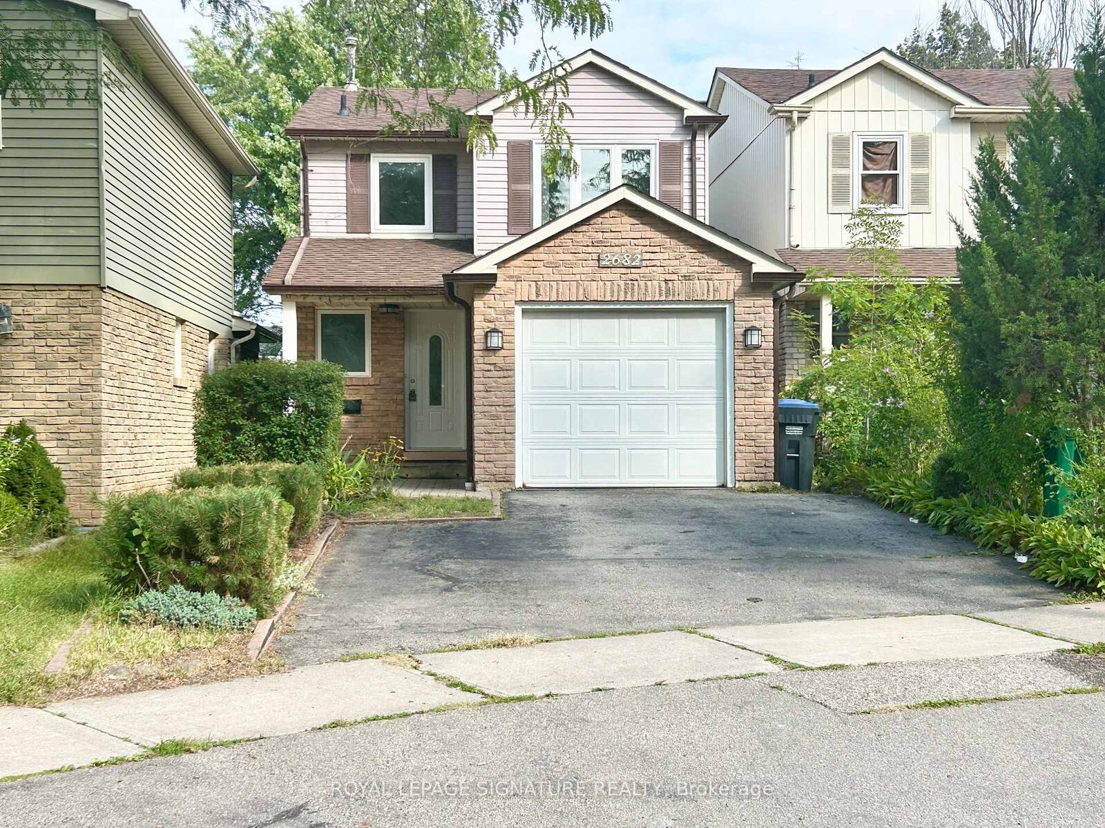 Property Photo: 2682 Romark Mews ON L5L 2Z4