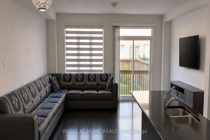 Property Photo:  7 Little Britain Crescent  ON L6Y 6A9 