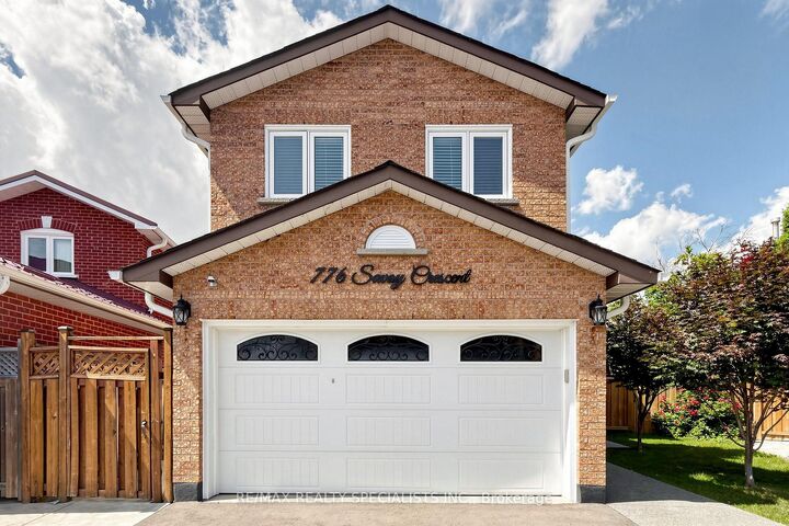 Property Photo: 776 Savoy Crescent ON L5R 3C3
