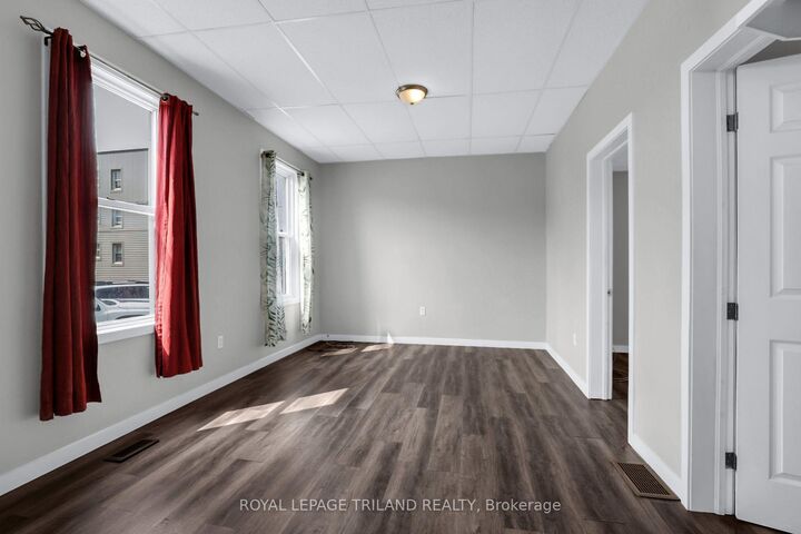 Property Photo:  218 Hamilton Road 1  ON N5Z 1R1 