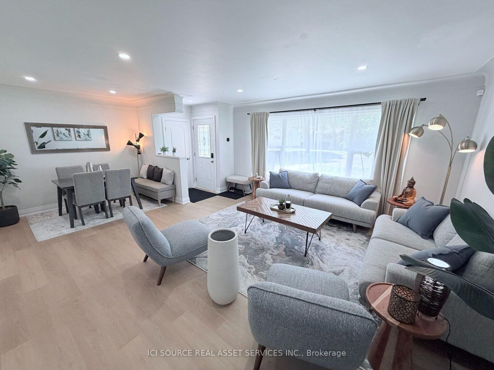 Property Photo: 10 Draper Drive ON L2N 2Y5