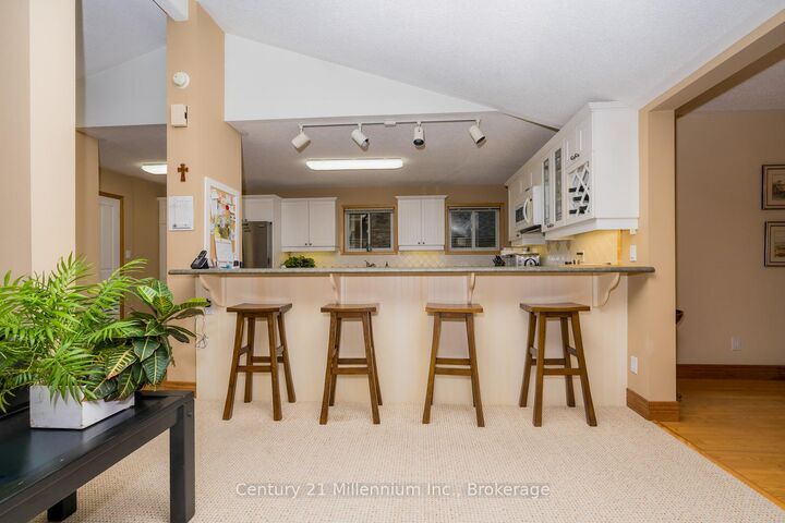 Photo de la propriété: 130 Pioneer Lane ON L9Y 0M7