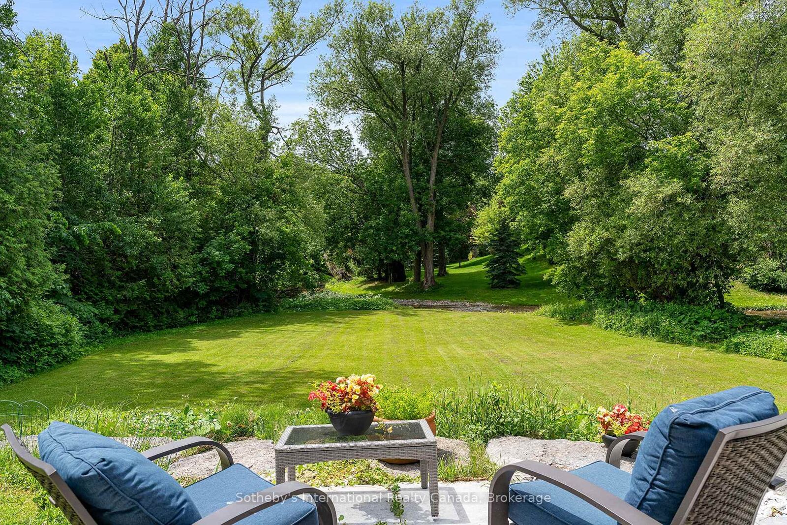 Property Photo:  640 Mountain Road  ON L9Y 5G3 