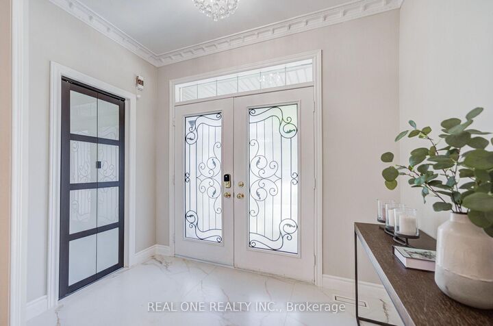 Property Photo: 237 Ridgecrest Road ON L6C 2W8