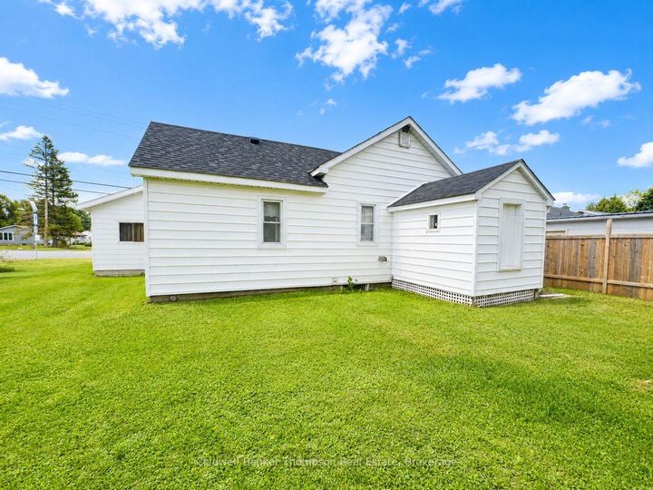 Property Photo:  18 Eagle Lake Road  ON P0A 1X0 