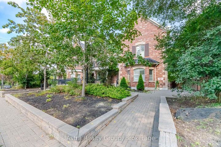 Property Photo: 9589 Keele Street 106 ON L6A 5M1