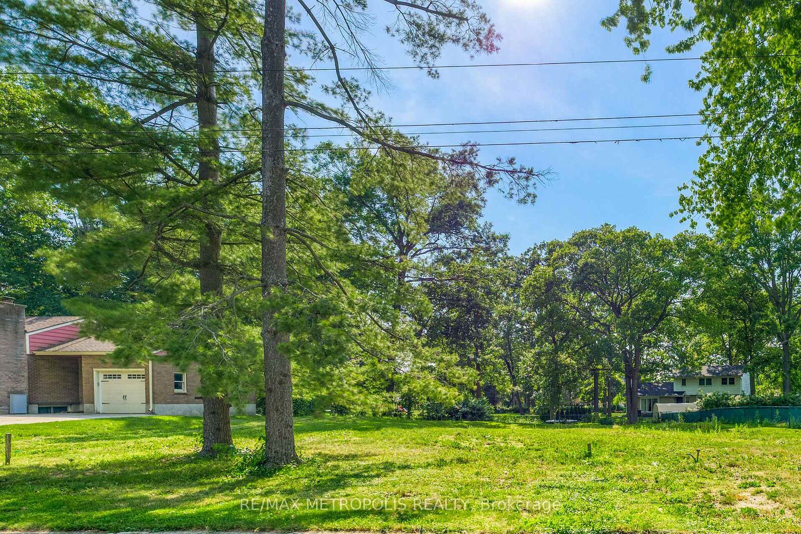 Property Photo:  1307-S Ridgewood Drive  ON N7V 3R2 