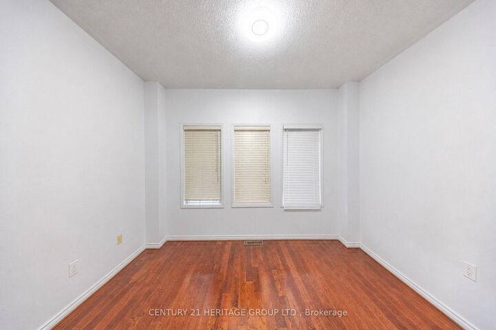 Property Photo:  92 Edenbrook Hill Drive Main &Amp 2nd  ON L7A 2N7 