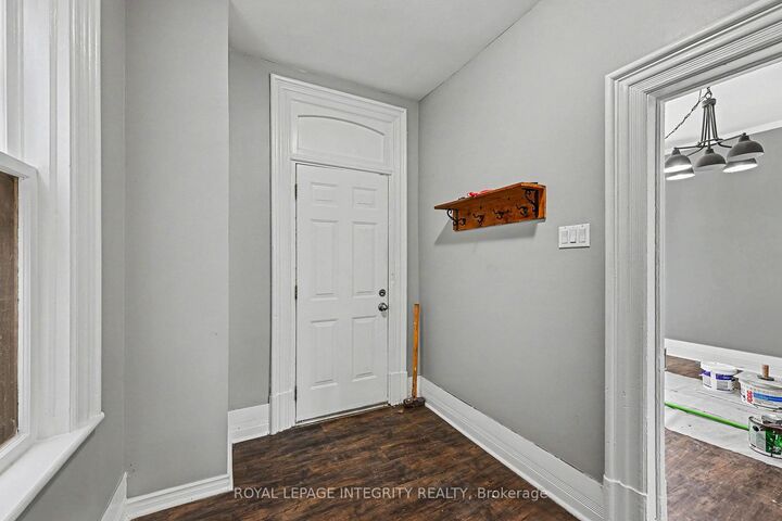 Property Photo:  42 Elmsley Street S  ON K7A 3P6 
