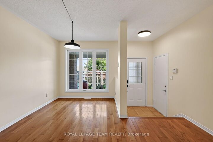 Property Photo: 14 Appledale Drive ON K2J 4W4