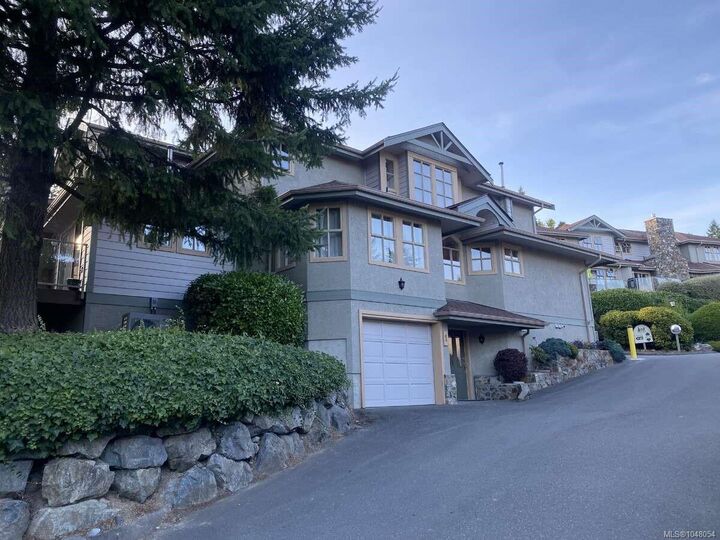 Property Photo: 500 Marsett Pl #1 BC V8Z 7J1