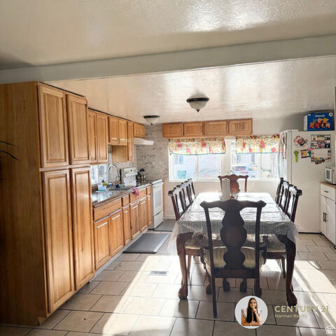 Property Photo: 440 W Main St 2 UT 84655