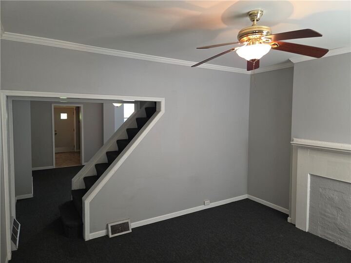 Property Photo:  4 Edith Pl  PA 15213 