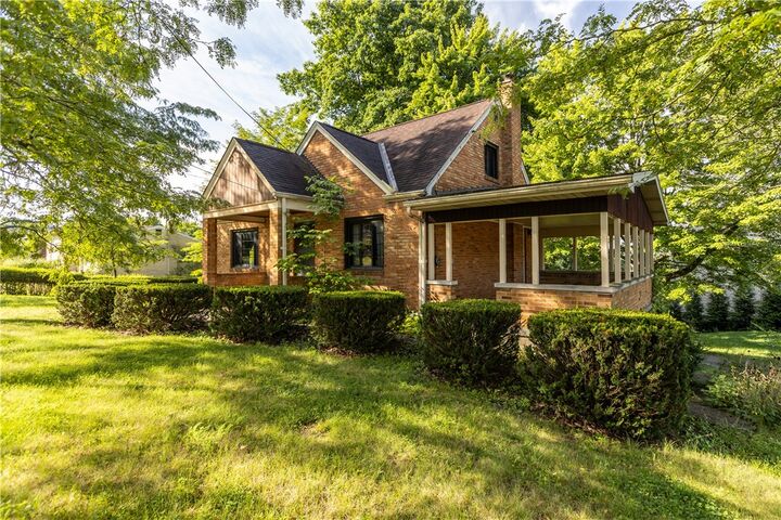 Property Photo: 1045 Silver Ln PA 15136