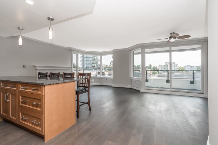 Property Photo:  15111 Russell Avenue 412  BC V4B 2P4 