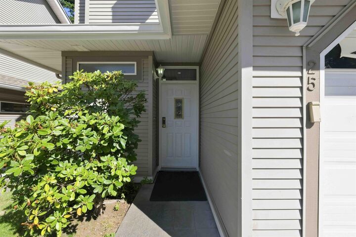 Property Photo:  8289 121A Street 25  BC V3W 1G6 