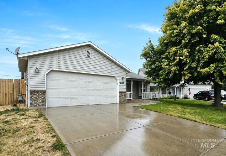 Property Photo:  2111 N Sparrowhawk  ID 83634 