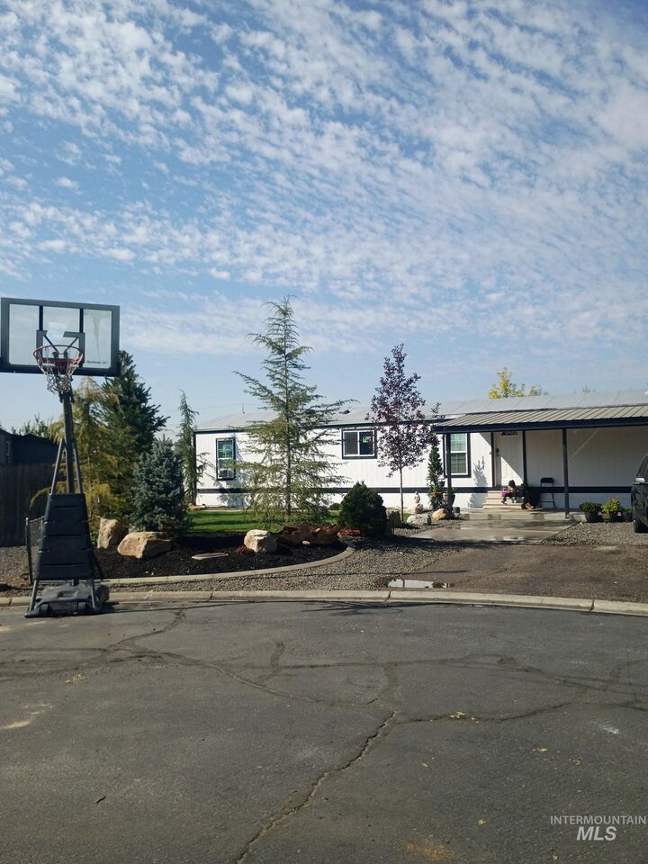 Property Photo: 5015 E Ustick 161 (Bannock Dr.) ID 83605