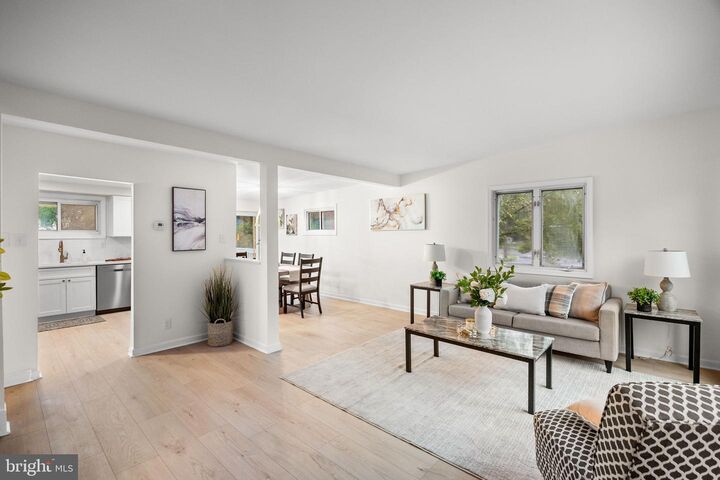 Property Photo:  305 Fairview Avenue  NJ 08083 