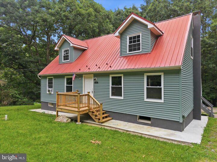 Property Photo: 1626 David Lane PA 18330