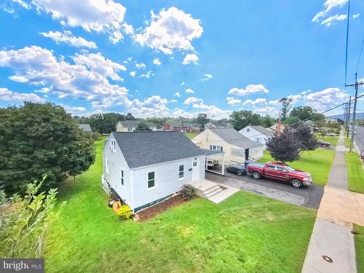 Property Photo:  637 Manassas Avenue  VA 22630 