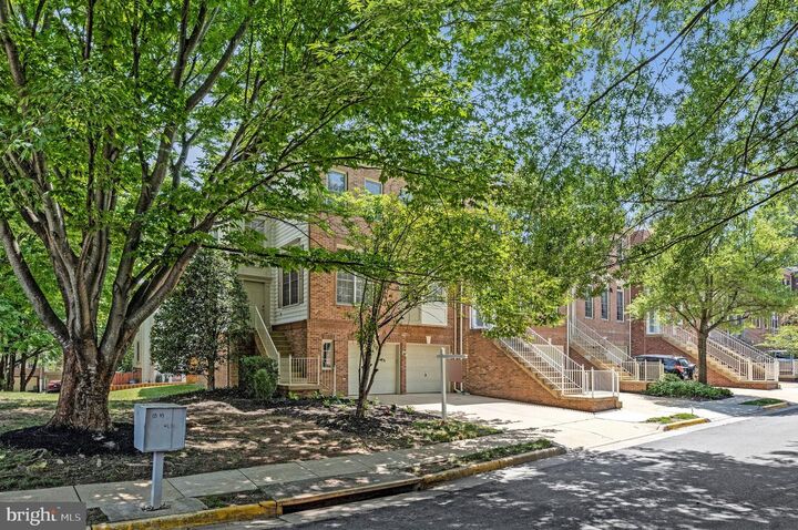 Property Photo:  9546 Lagersfield Circle  VA 22181 