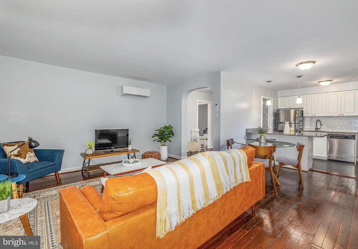 Property Photo: 150 E Wynnewood Road 11H PA 19096